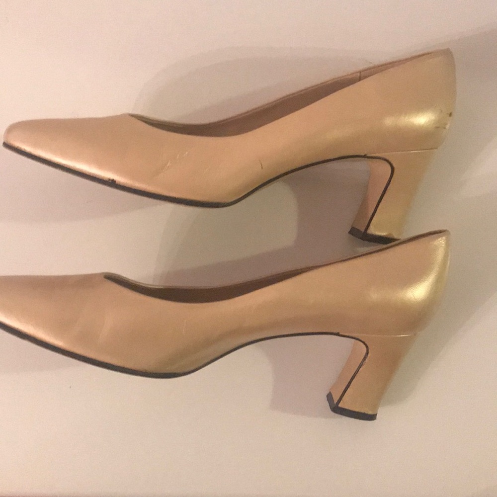 Shoes - Picture 3 of 4